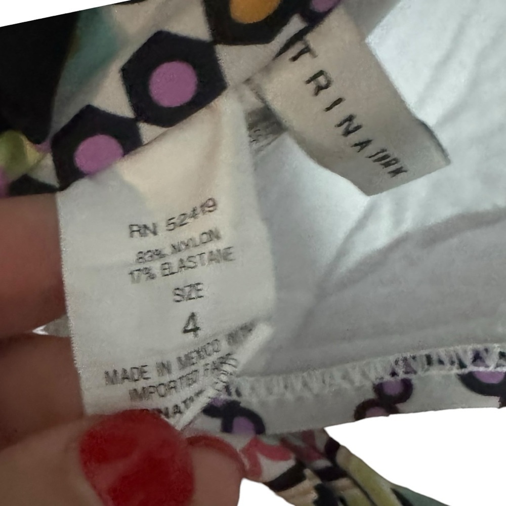 Trina Turk Bikini Top Size 4 Geometric Bandeau Strapless Swimsuit white - Picture 7 of 7